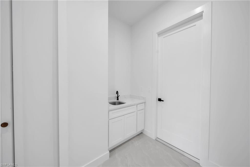 710 Almelia St E Property Photo 36