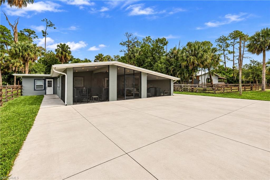 17671 Palm Creek Dr Property Photo 3