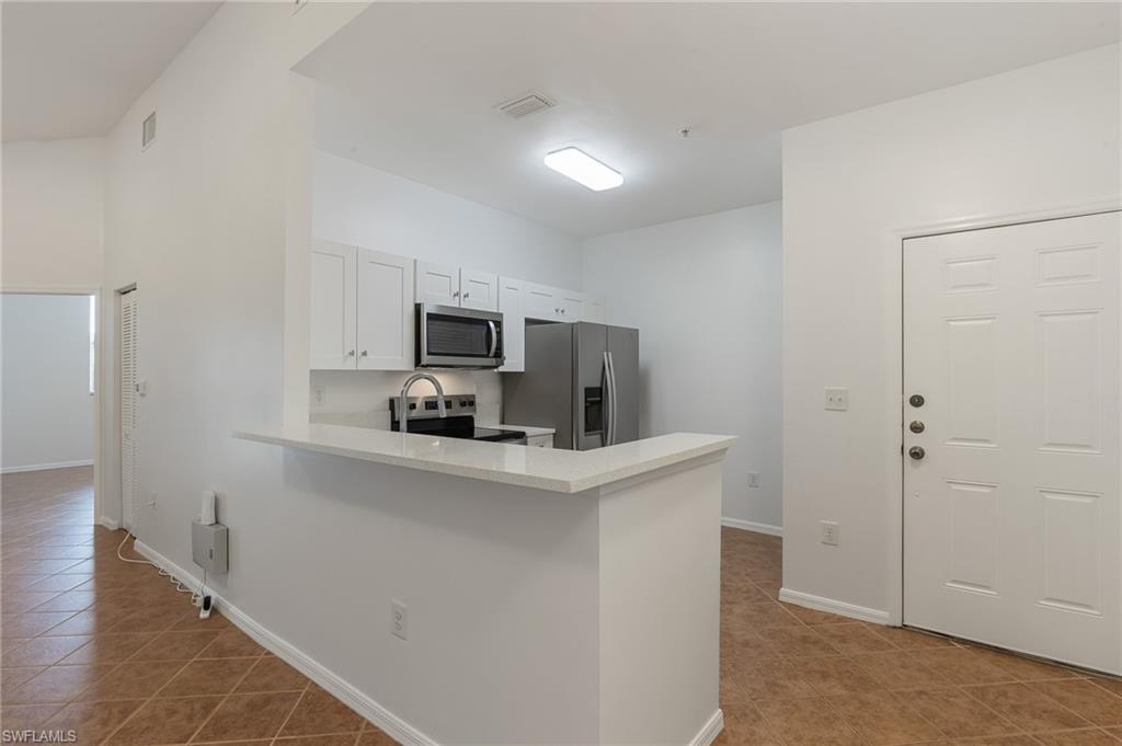 15401 Bellamar Cir 621 Property Photo 3