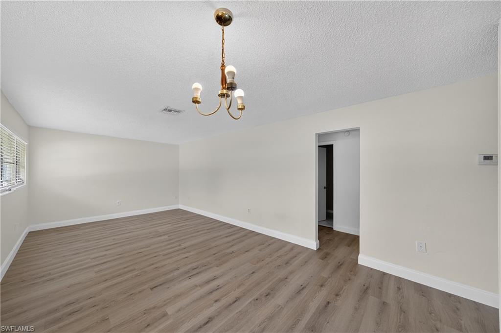 1512/1514 Oak Dr Property Photo 4