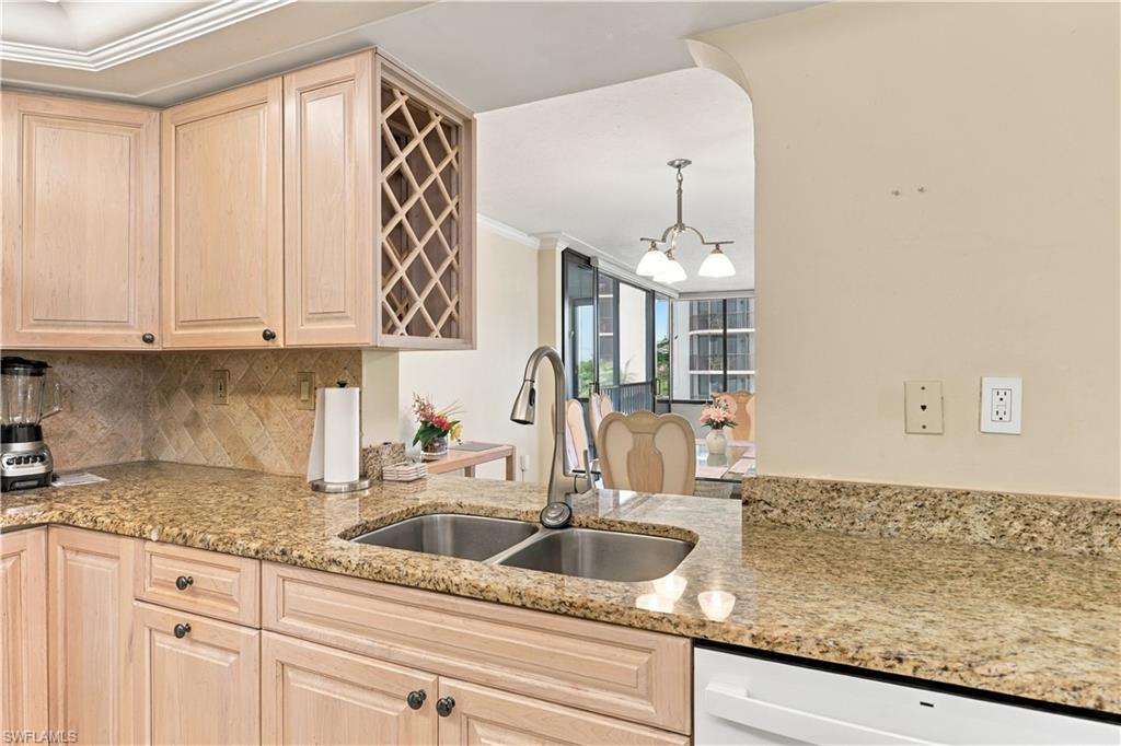 6660 Estero Blvd 303 Property Photo 19