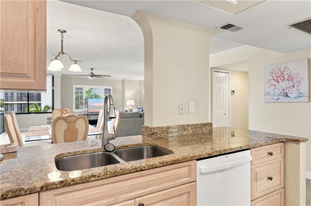6660 Estero Blvd 303 Property Photo 20