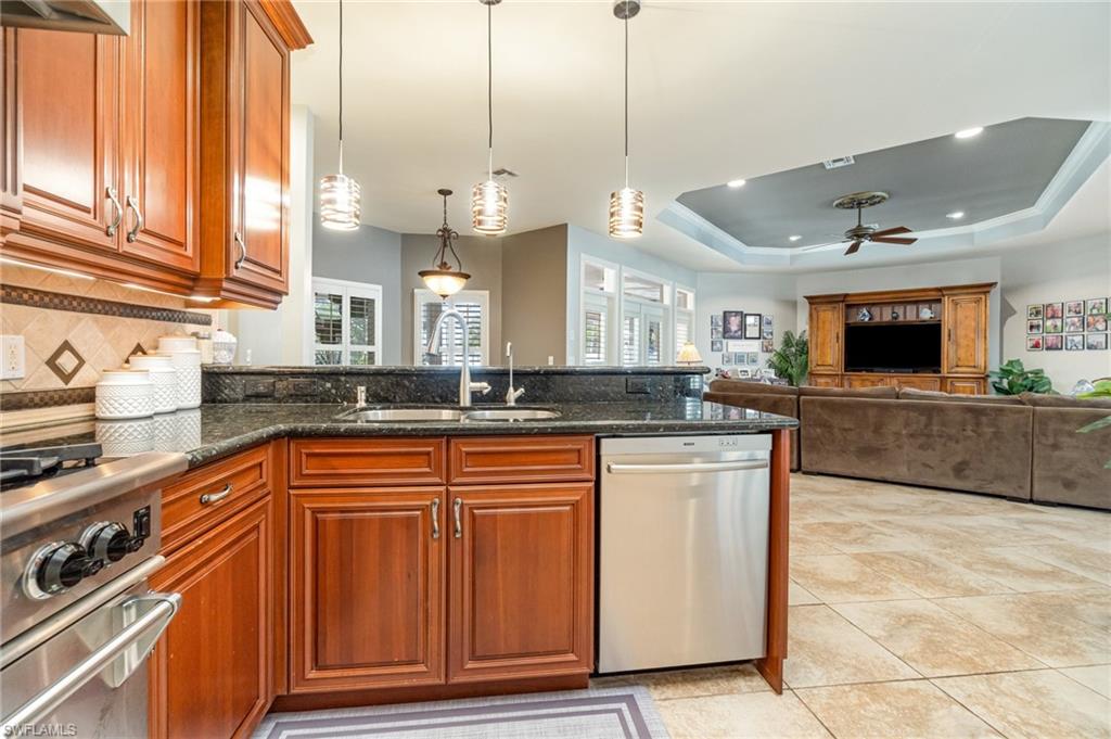 15753 Caloosa Creek Cir Property Photo 17