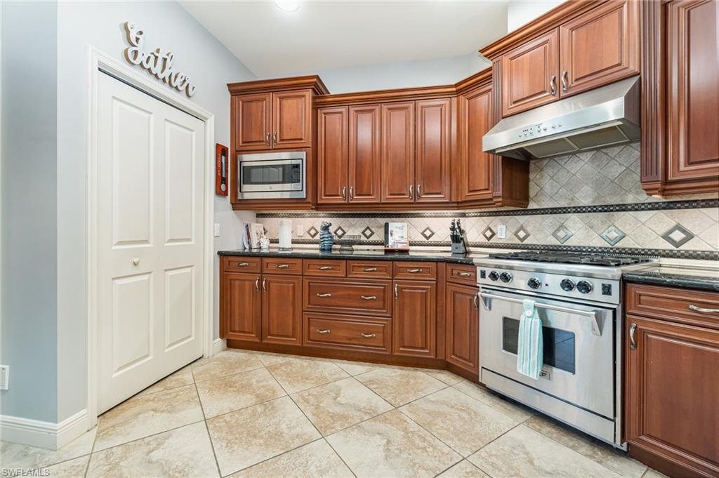 15753 Caloosa Creek Cir Property Photo 18