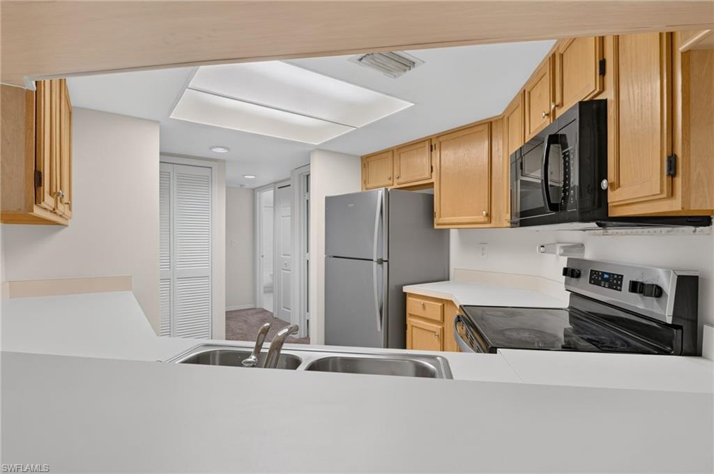 9648 Windsor Gardens Ln 202 Property Photo 9