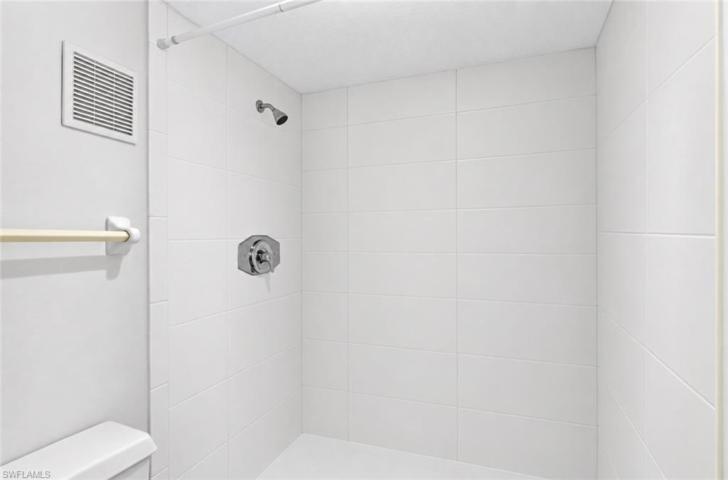 9648 Windsor Gardens Ln 202 Property Photo 15