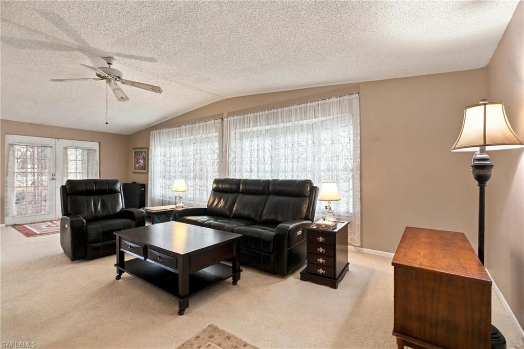 10071 Broken Woods Ct S Property Photo 5