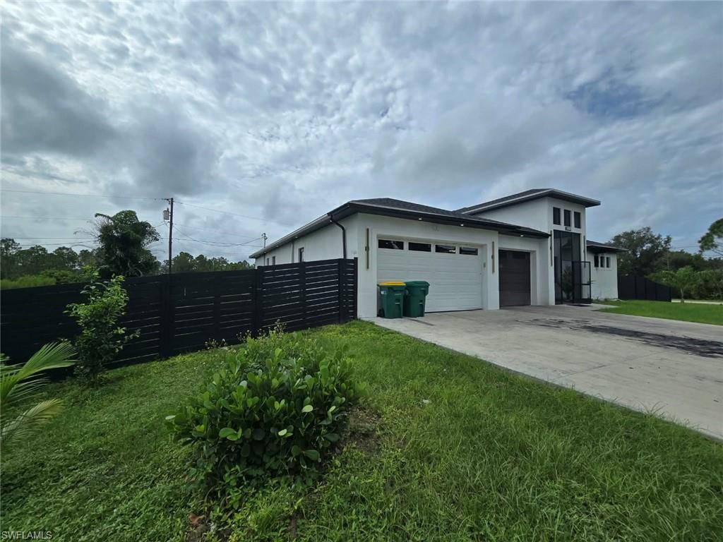28005 Pasadena Dr Property Photo 2