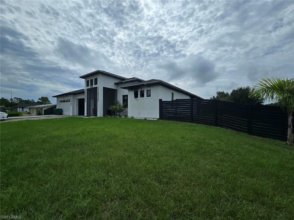 28005 Pasadena Dr Property Photo 4