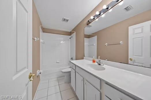 7880 Lake Sawgrass Loop 5212 Property Photo 8