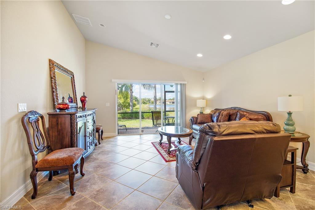10566 Carolina Willow Dr Property Photo 7