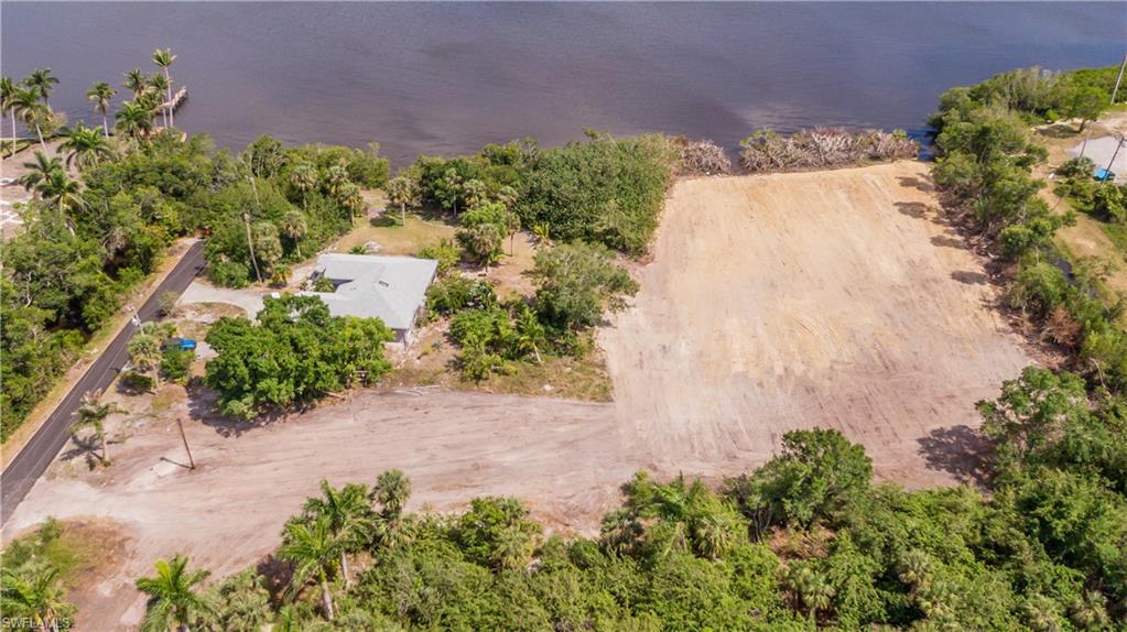 1059 River Rd Property Photo 9