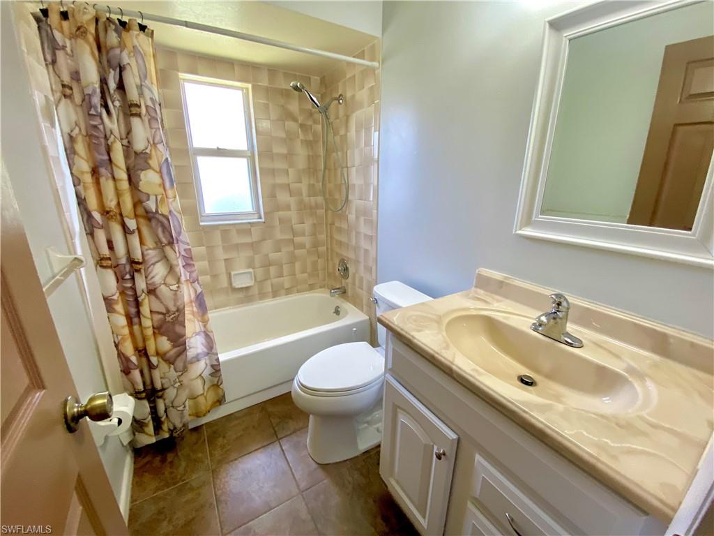 1309 Sw Santa Barbara Pl Property Photo 5