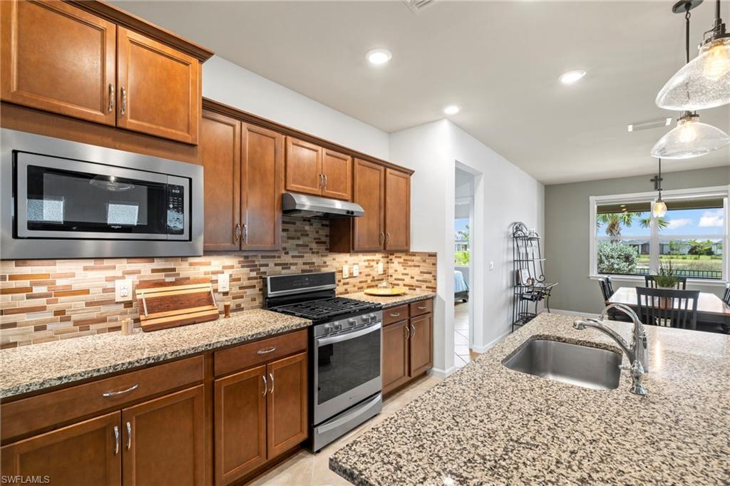 43014 Parkside Ct Property Photo 12