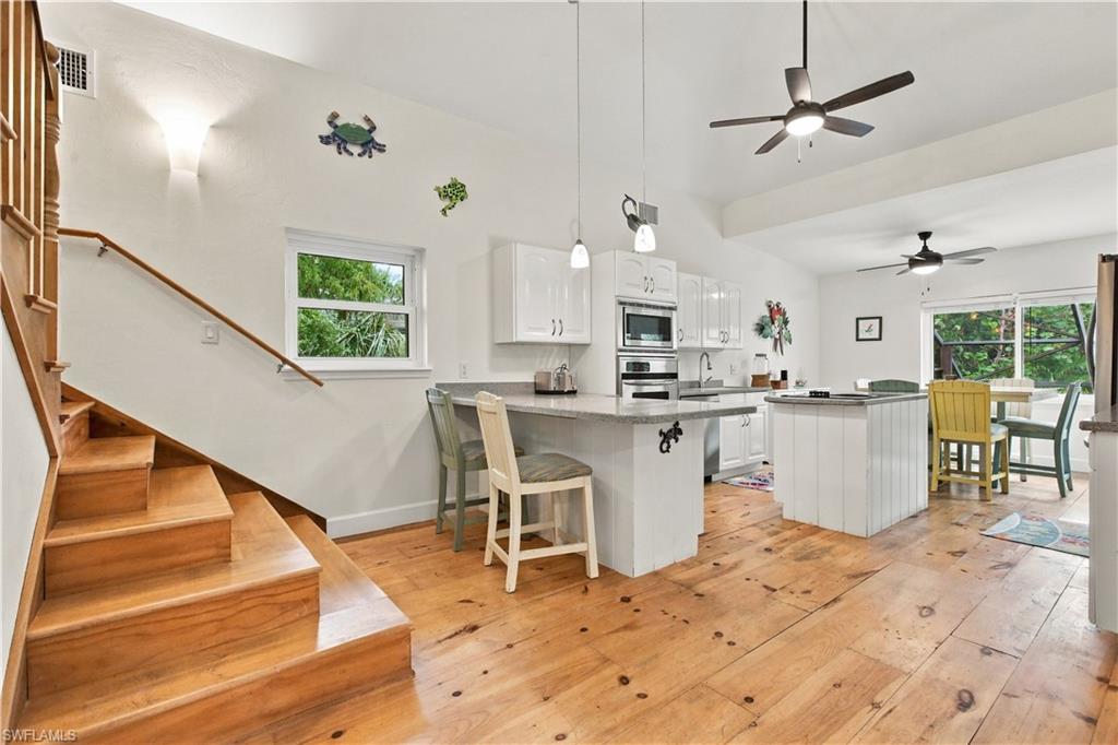 726 Cardium St Property Photo 10