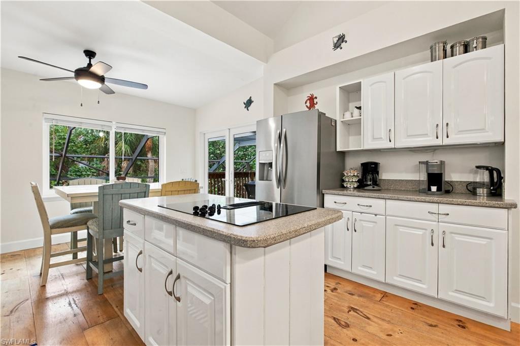 726 Cardium St Property Photo 12
