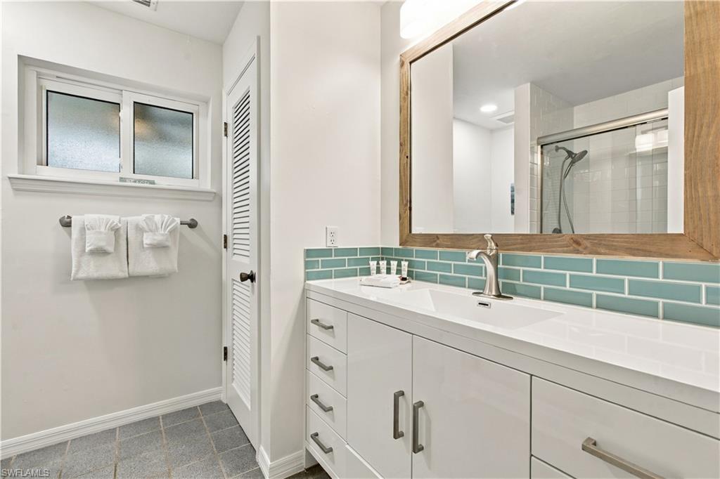 726 Cardium St Property Photo 32