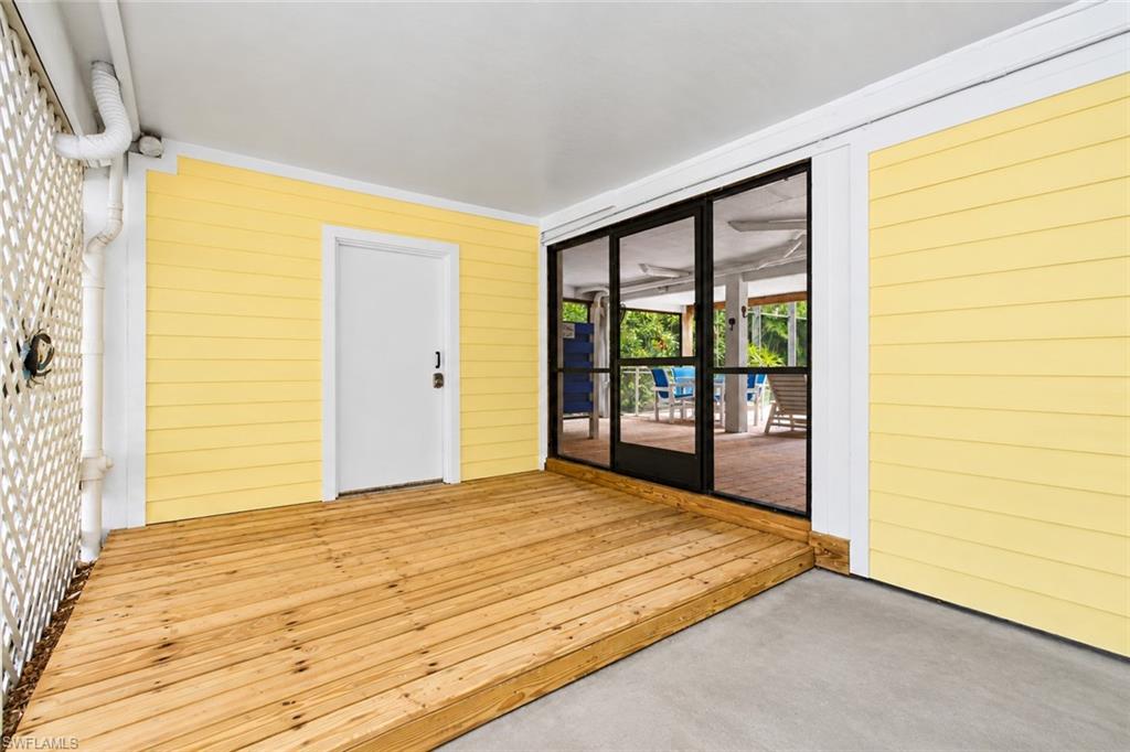 726 Cardium St Property Photo 44