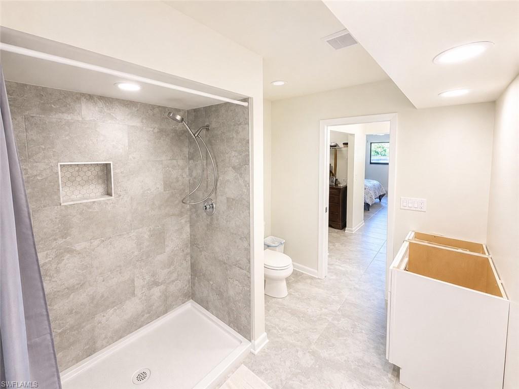 6952 Winkler Rd Property Photo 6