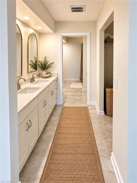 6952 Winkler Rd Property Photo 7