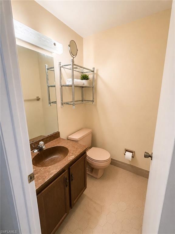 6952 Winkler Rd Property Photo 13