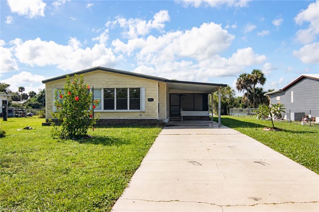2425 Zoysia Ln Property Photo 1
