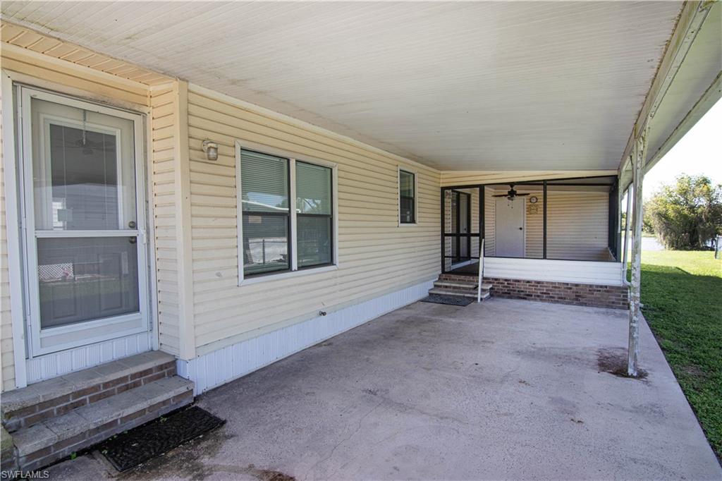 2425 Zoysia Ln Property Photo 4