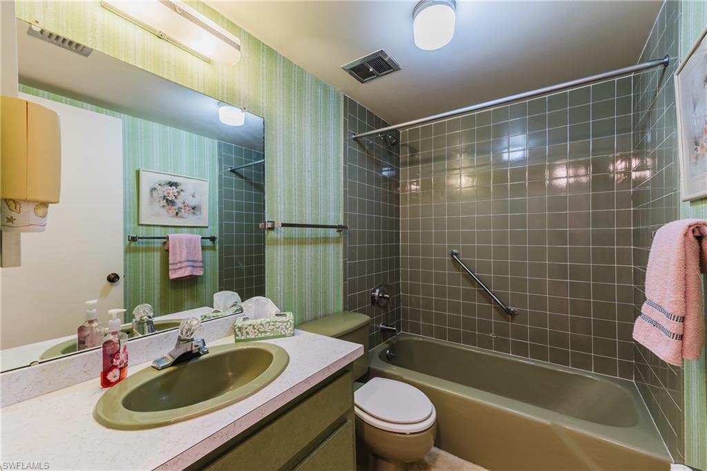 1740 Pine Valley Dr 210 Property Photo 28