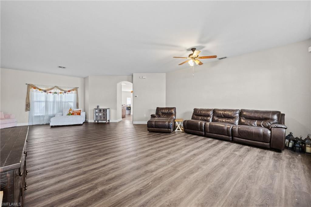 15752 Sunny Crest Ln Property Photo 6