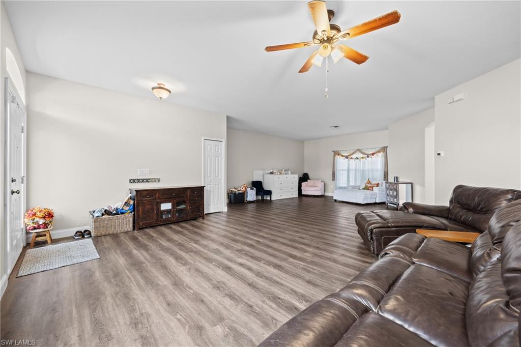 15752 Sunny Crest Ln Property Photo 7