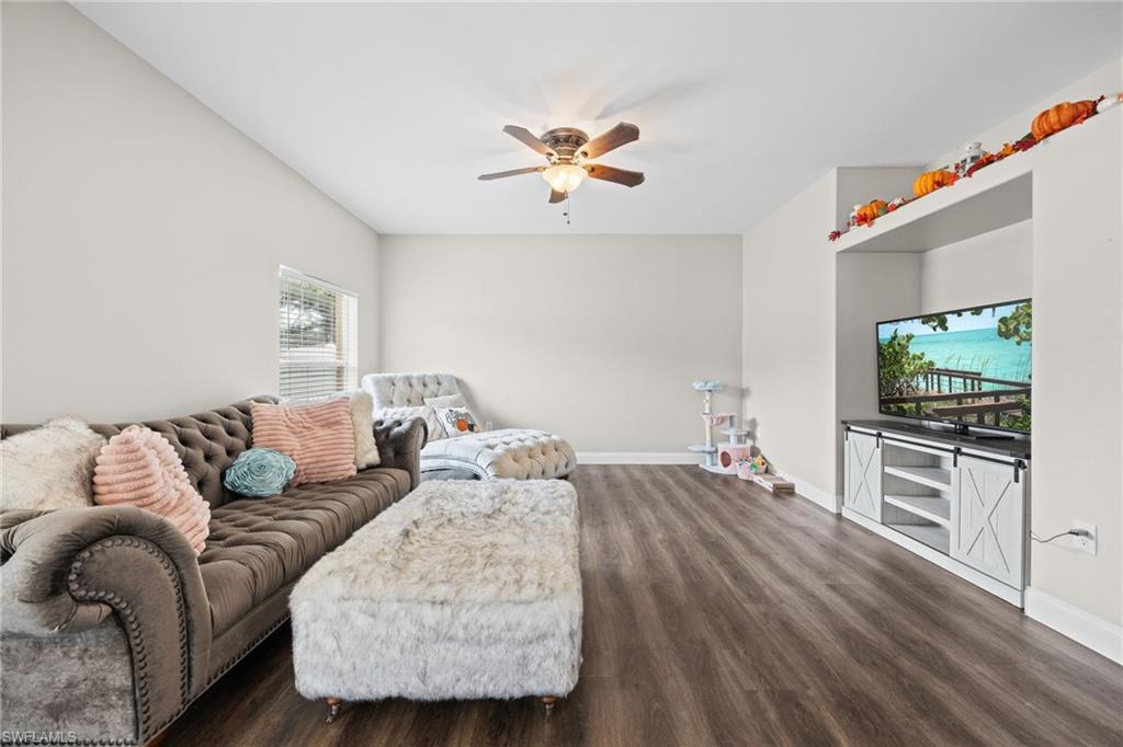 15752 Sunny Crest Ln Property Photo 11