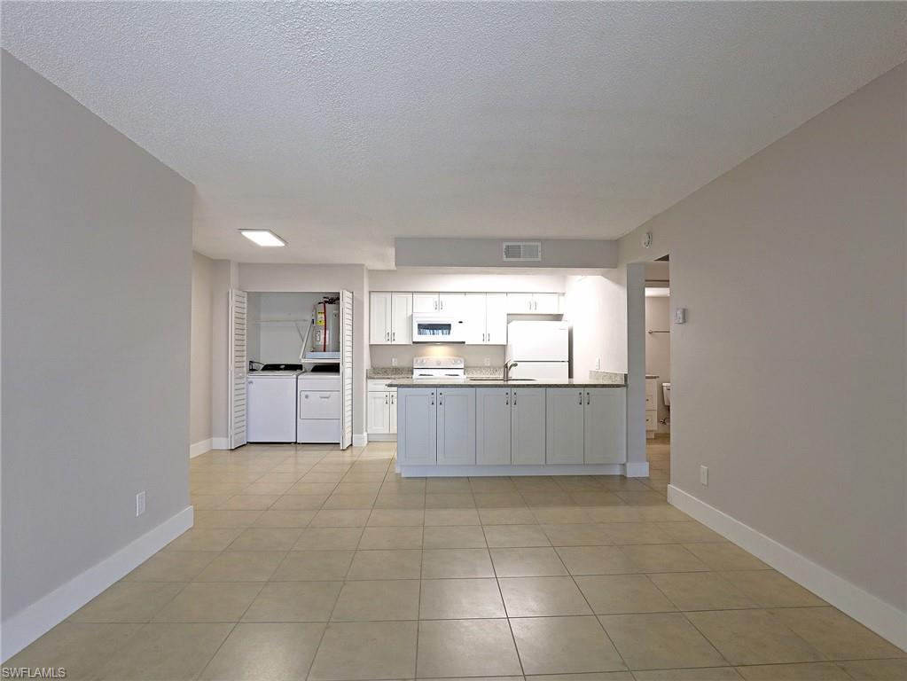 5307 Summerlin Rd 705 Property Photo 2
