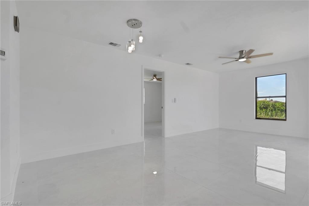 2612 Nw 4th Pl Property Photo 11