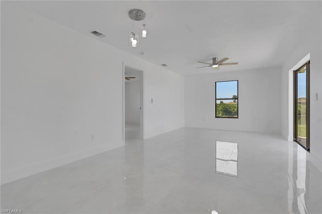 2612 Nw 4th Pl Property Photo 12