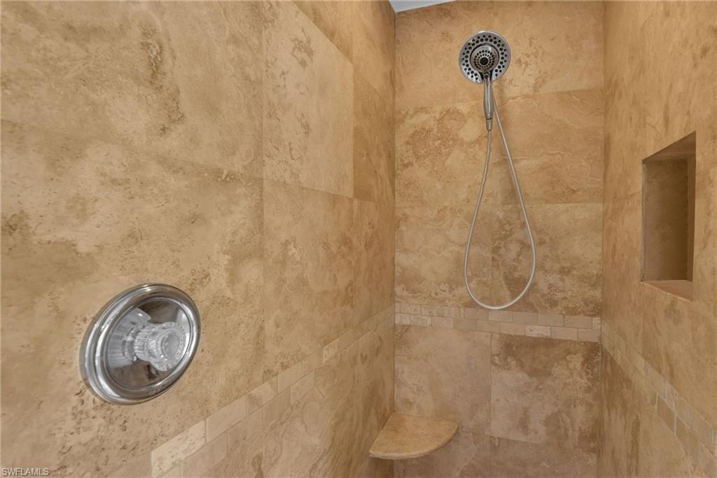 11865 Grand Isles Ln Property Photo 23