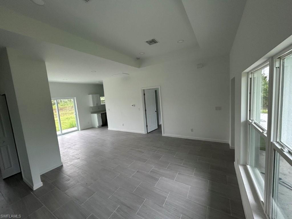 1141 Columbo Ave S Property Photo 3