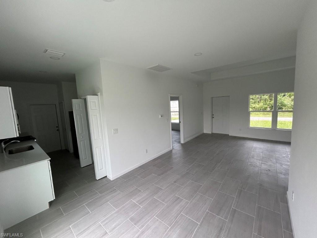 1141 Columbo Ave S Property Photo 4