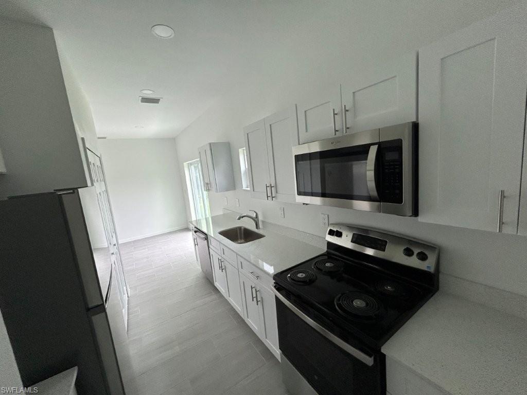 1141 Columbo Ave S Property Photo 6