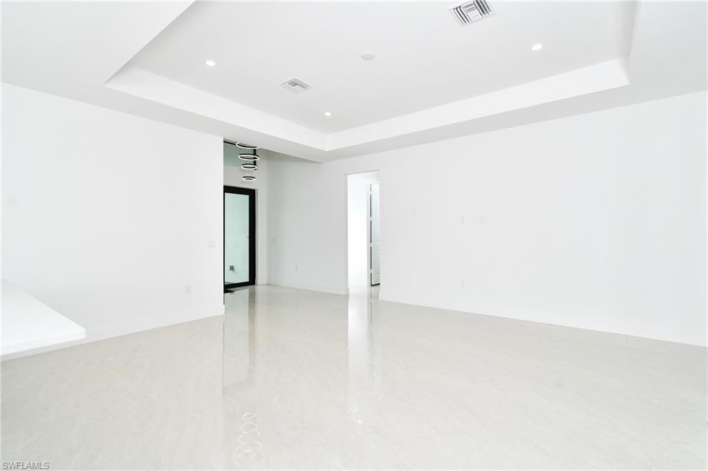 728 La Plata Ave Property Photo 8