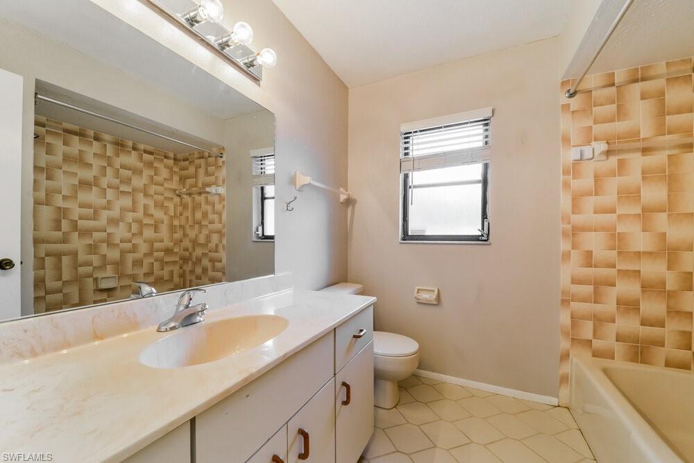 5453 Colonial Oaks Blvd Property Photo 15