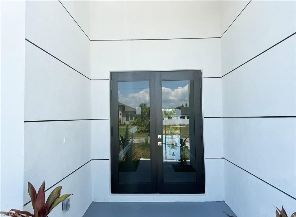 2726 Nw 41st Pl Property Photo 3