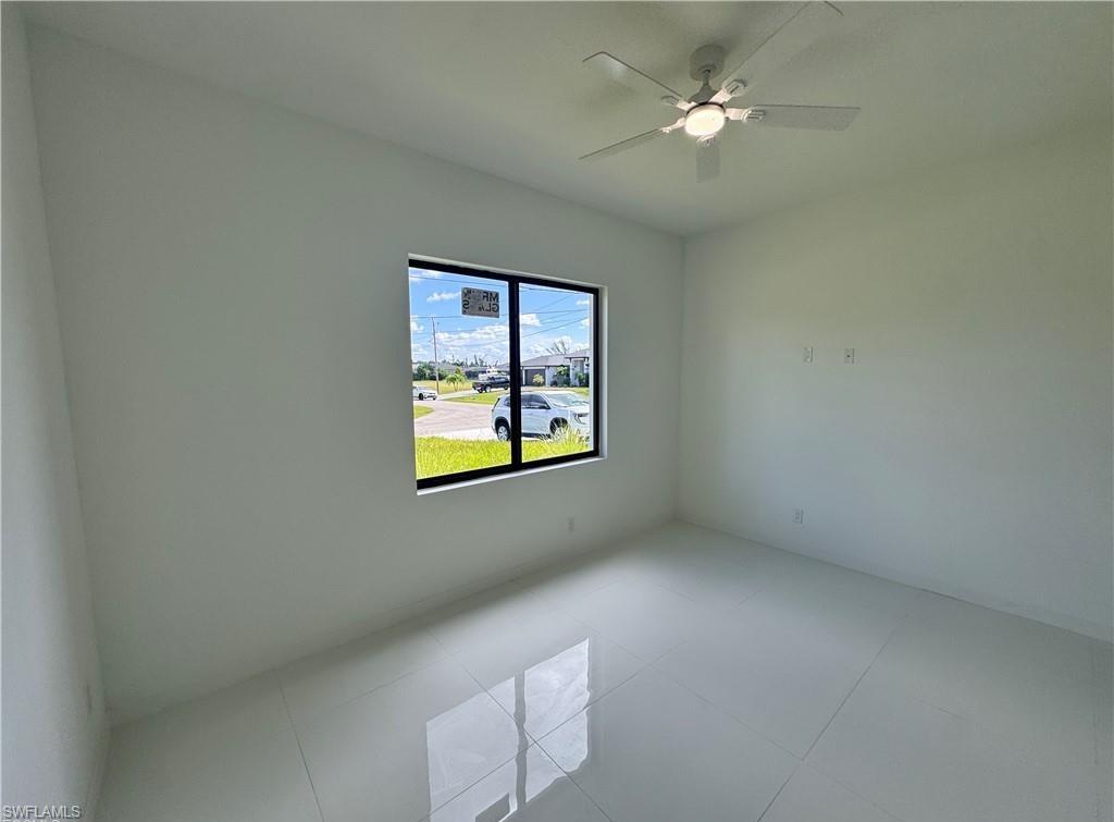 2726 Nw 41st Pl Property Photo 12