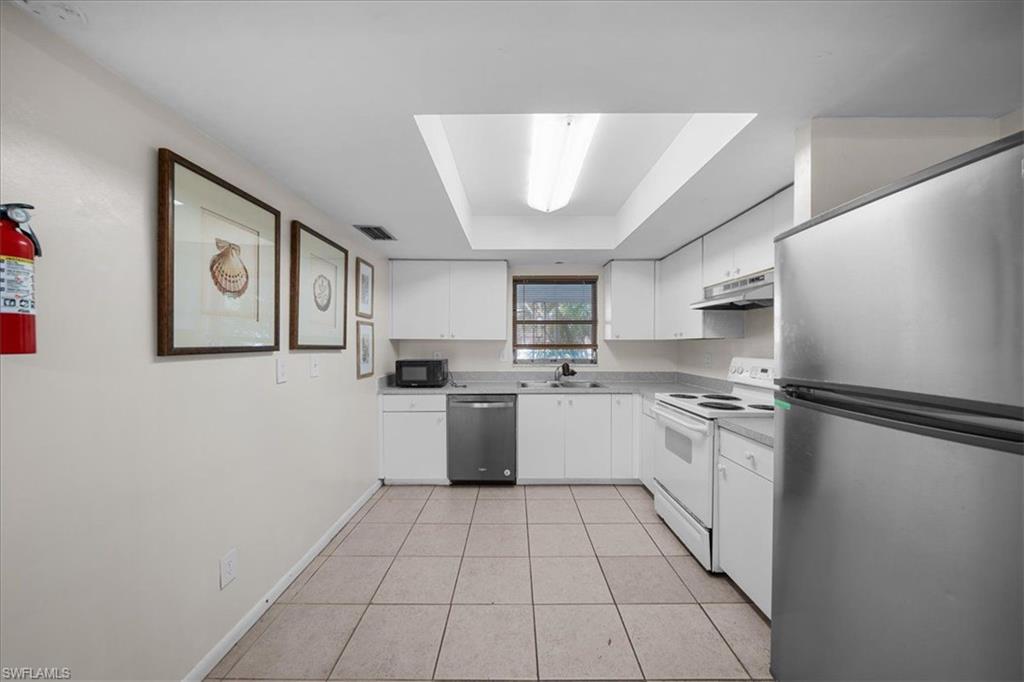 4926 Vincennes St 1-3 Property Photo 12