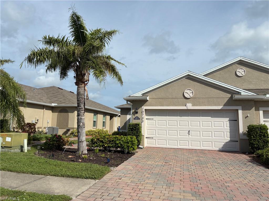 10733 Crossback Ln Property Photo 2
