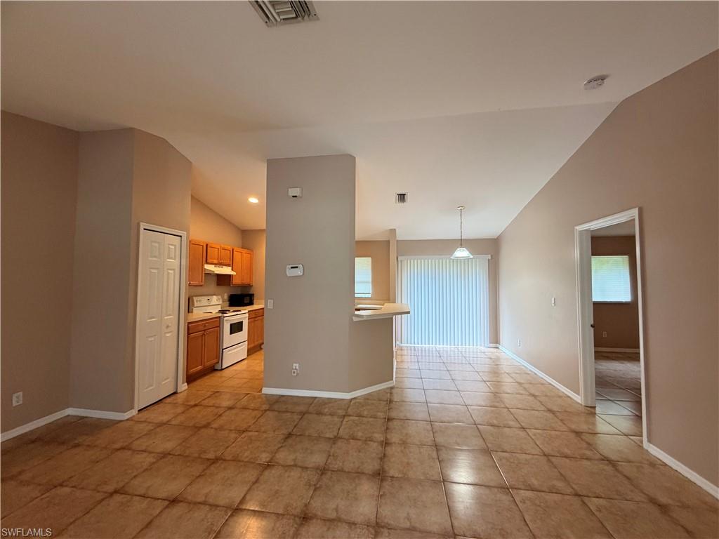566 Nimitz Blvd Property Photo 3