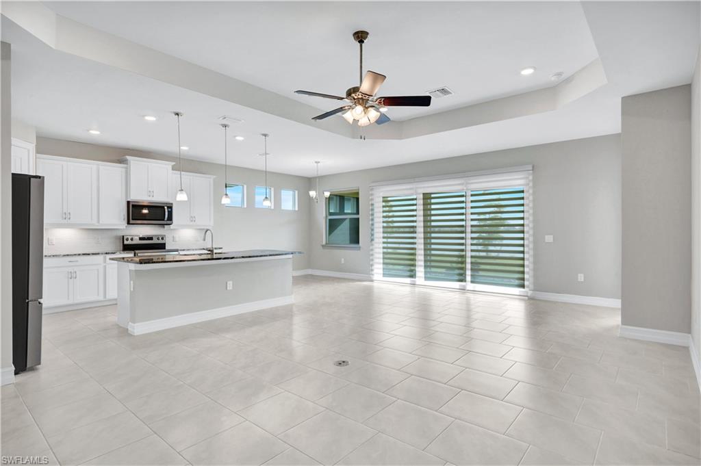 447 Spring Hill Lake Loop Property Photo 6