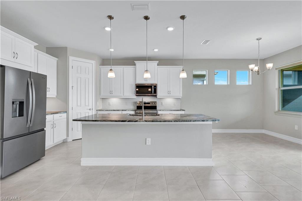 447 Spring Hill Lake Loop Property Photo 10