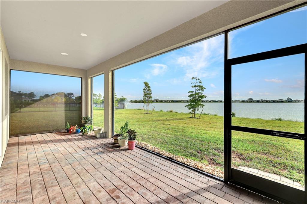 447 Spring Hill Lake Loop Property Photo 28
