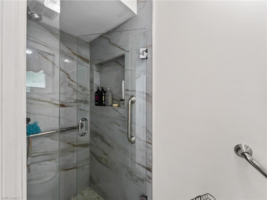 290 3rd St W Property Photo 24