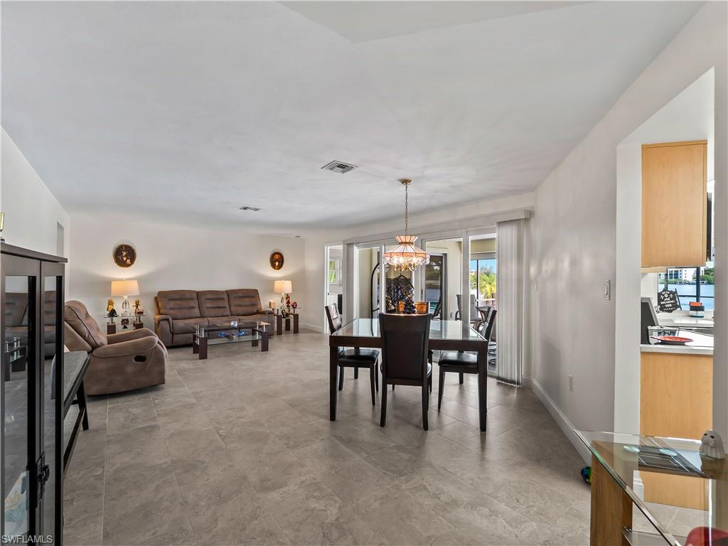 290 3rd St W Property Photo 32